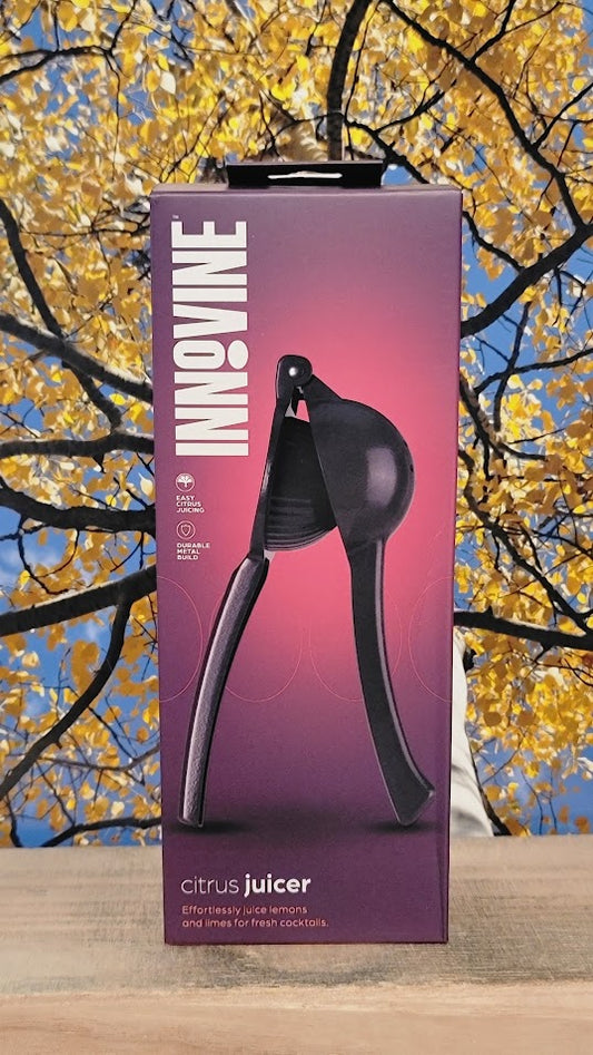 Innovine citrus juicer
